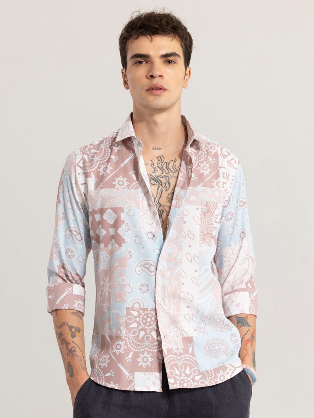 

Snitch Men Classic Slim Fit Abstract Printed Casual Shirt, Peach