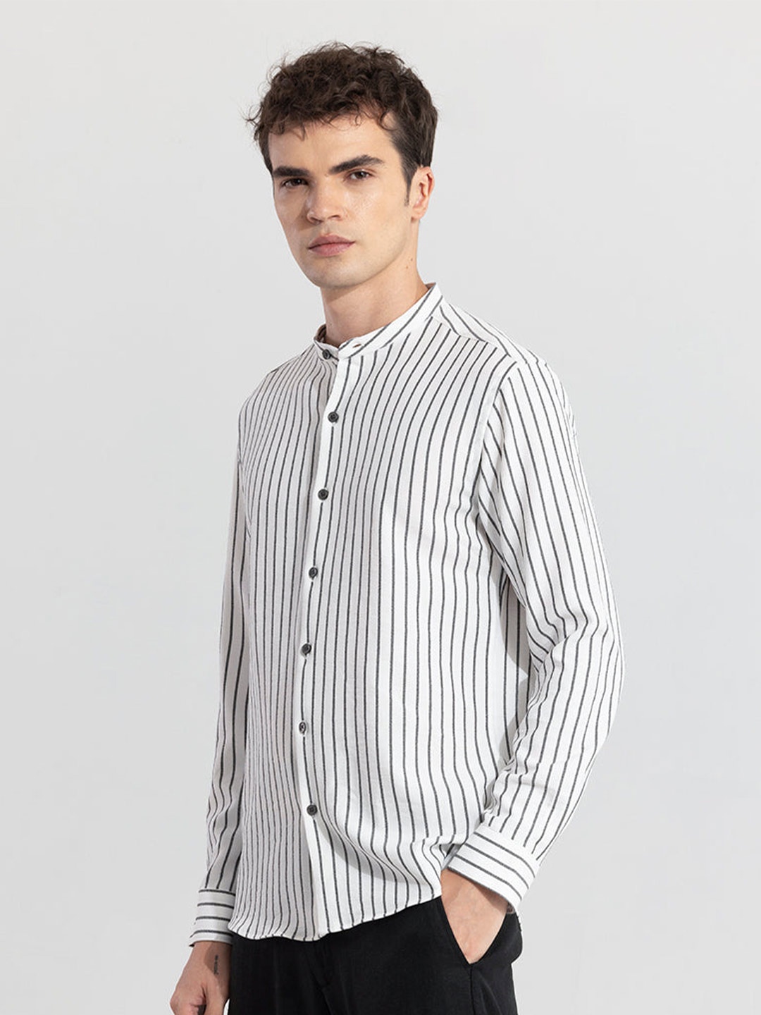 

Snitch Classic Slim Fit Horizontal Stripes Opaque Striped Casual Shirt, White