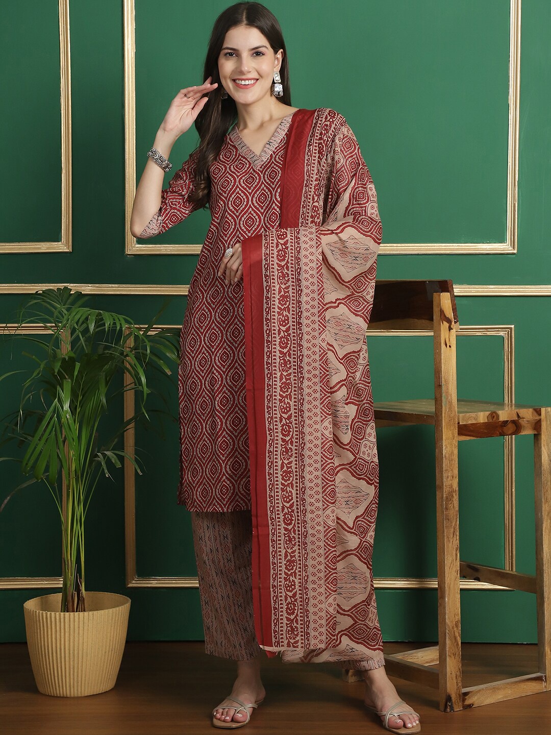 

arangya Ethnic Motifs Printed Pure Cotton Straight Kurta With Trousers & Dupatta, Red