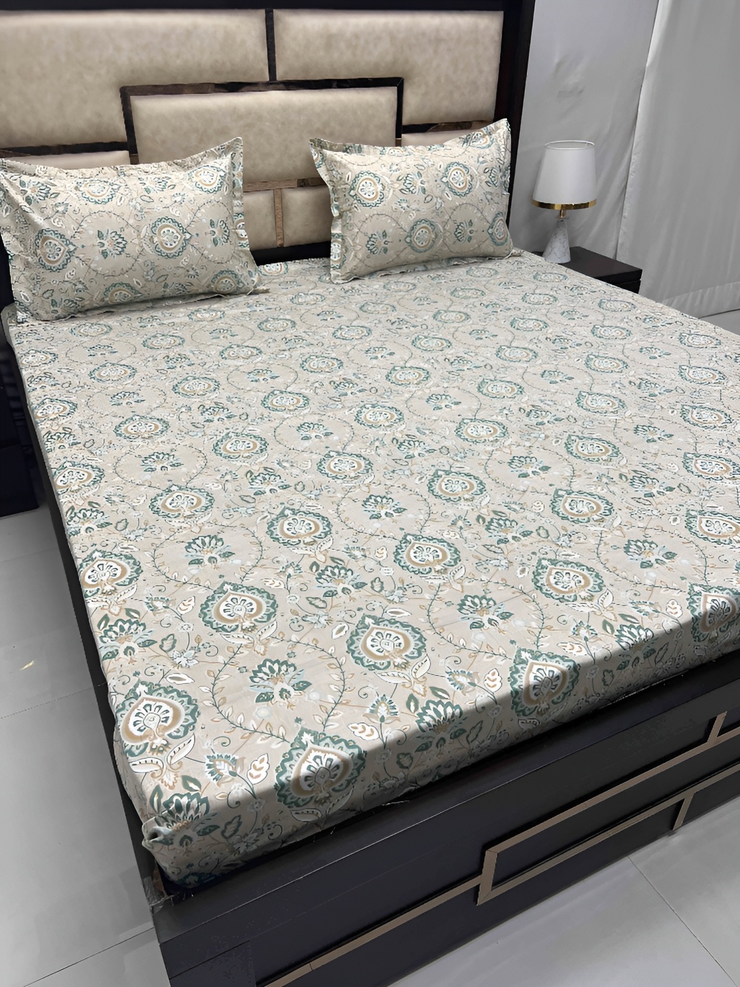 

Pure Decor Velar Fur Sib Green Ethnic Motifs Cotton 350 TC King Bedsheet & 2 Pillow Covers