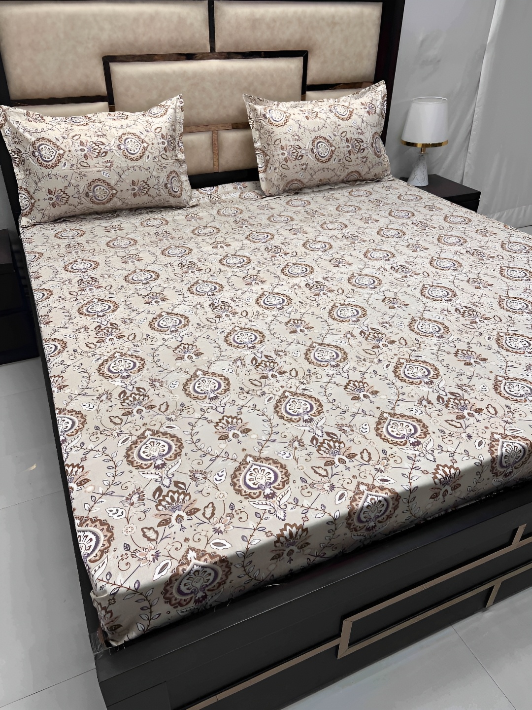 

Pure Decor Brown & White Ethnic Motifs Cotton 350 TC King Bedsheet with 2 Pillow Covers