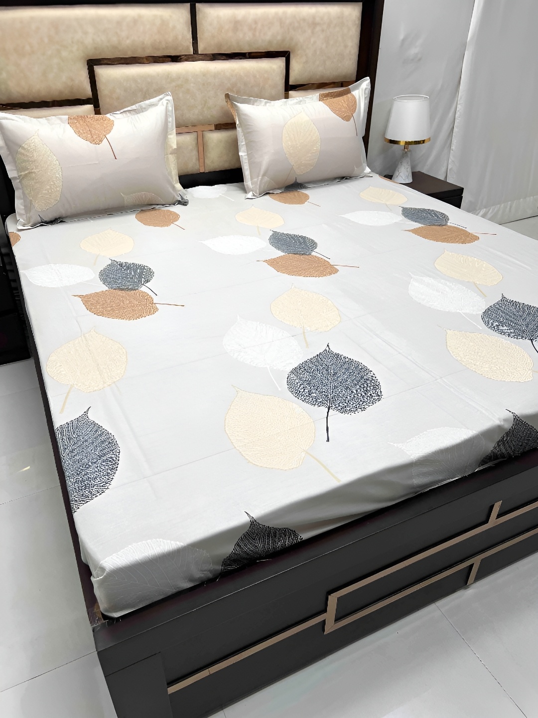 

Pure Decor Grey & Brown Floral Cotton 350 TC King Bedsheet with 2 Pillow Covers