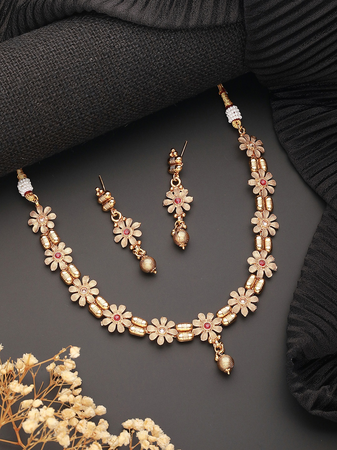 

Aadvik Design Gold Plated Jewellery Set