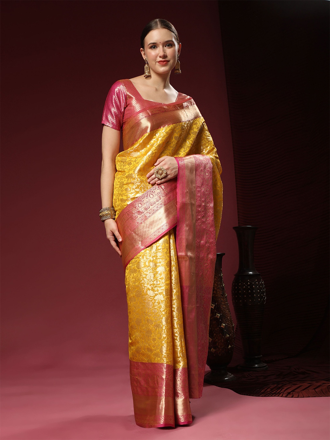 

DIVASTRI Ethnic Motifs Zari Pure Silk Banarasi Saree, Yellow
