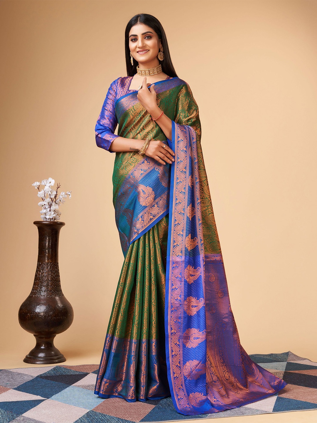 

DIVASTRI Ethnic Motifs Woven Design Pure Silk Banarasi Zari Saree, Green