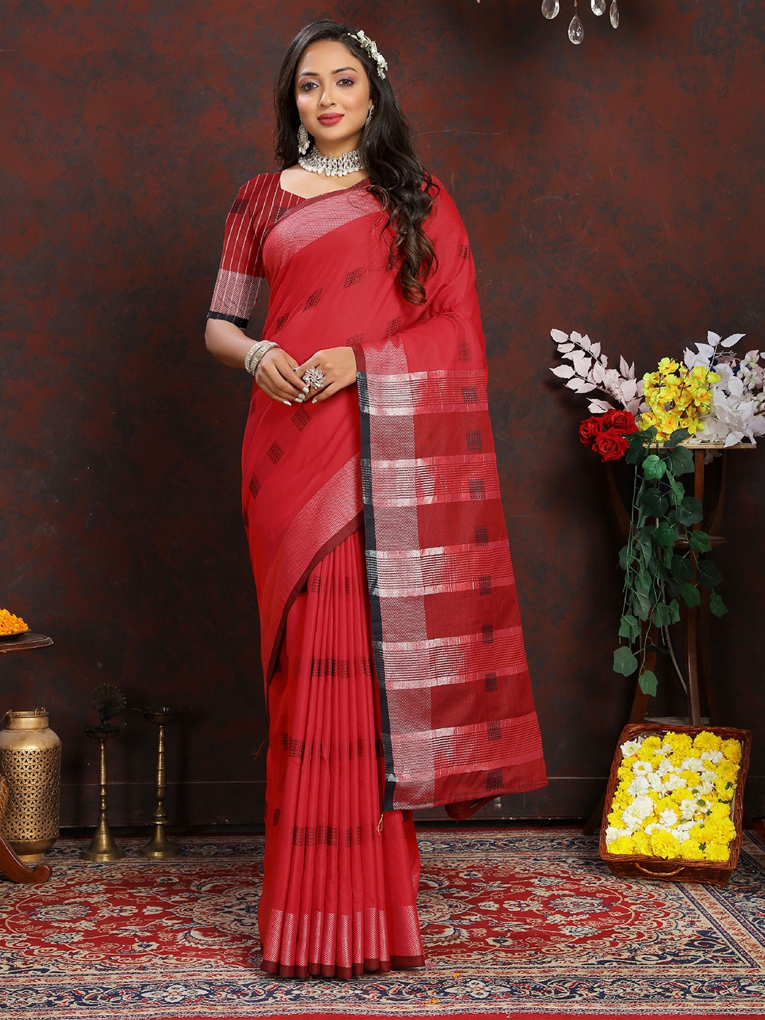 

DIVASTRI Striped Zari Pure Cotton Banarasi Saree, Red