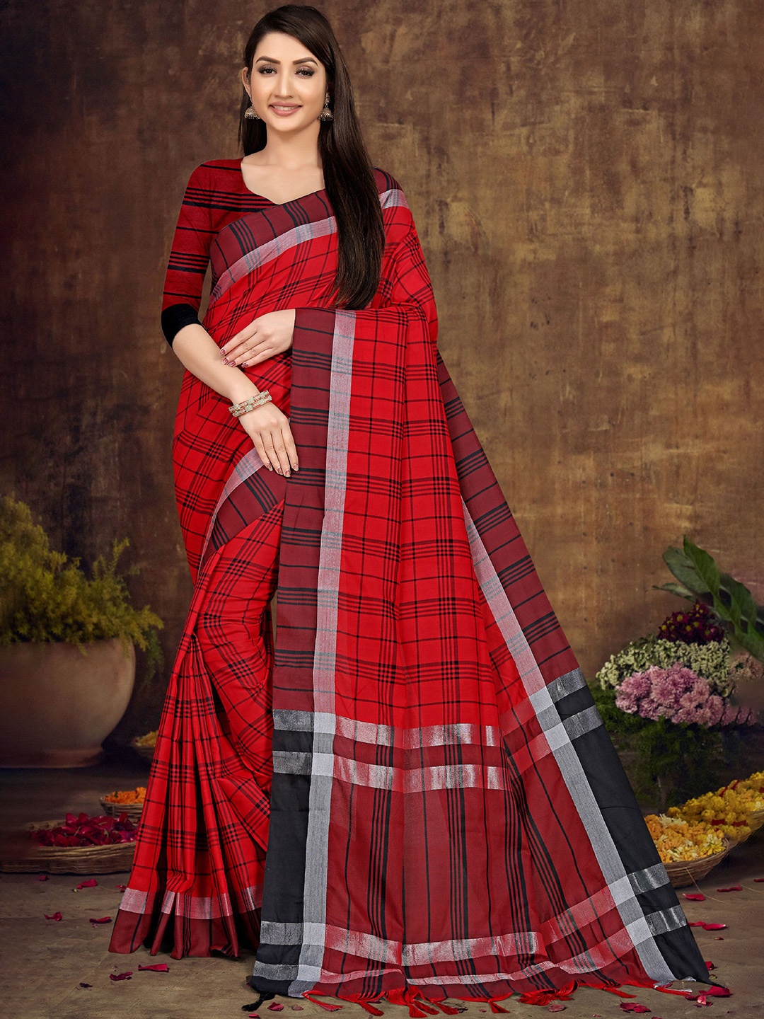 

DIVASTRI Striped Pure Cotton Banarasi Zari Saree, Red