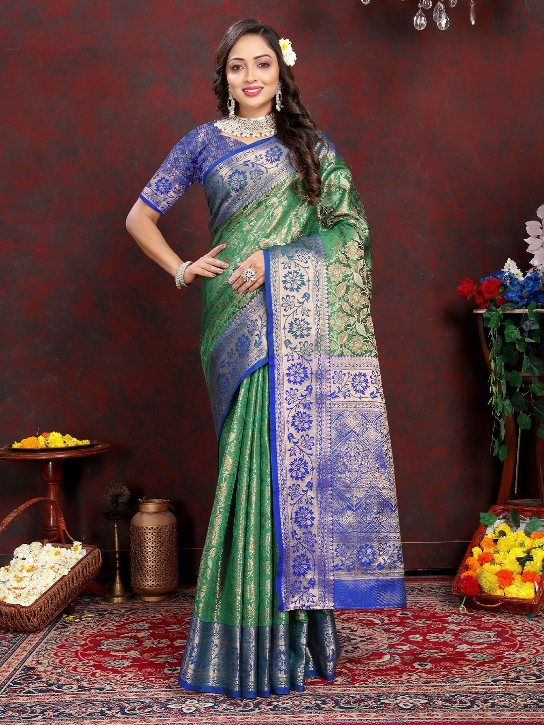 

DIVASTRI Ethnic Motifs Zari Pure Silk Banarasi Saree, Green