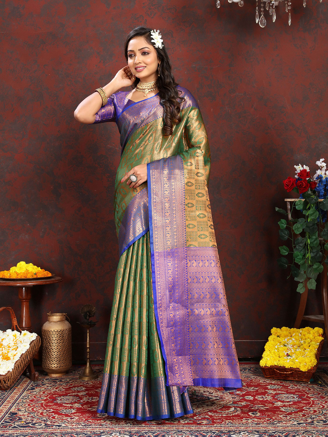 

DIVASTRI Ethnic Motifs Woven Design Zari Pure Silk Banarasi Saree, Green
