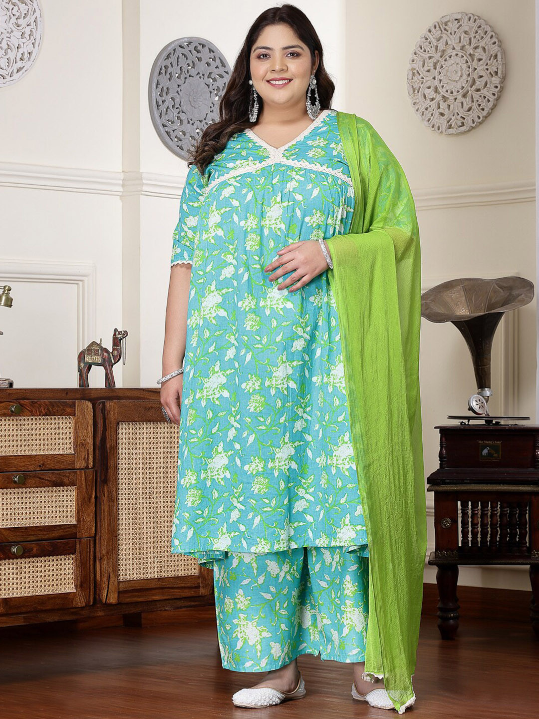 

Little More By Stylum Plus Size Floral Printed Empire Cotton Kurta with Palazzos & Dupatta, Turquoise blue