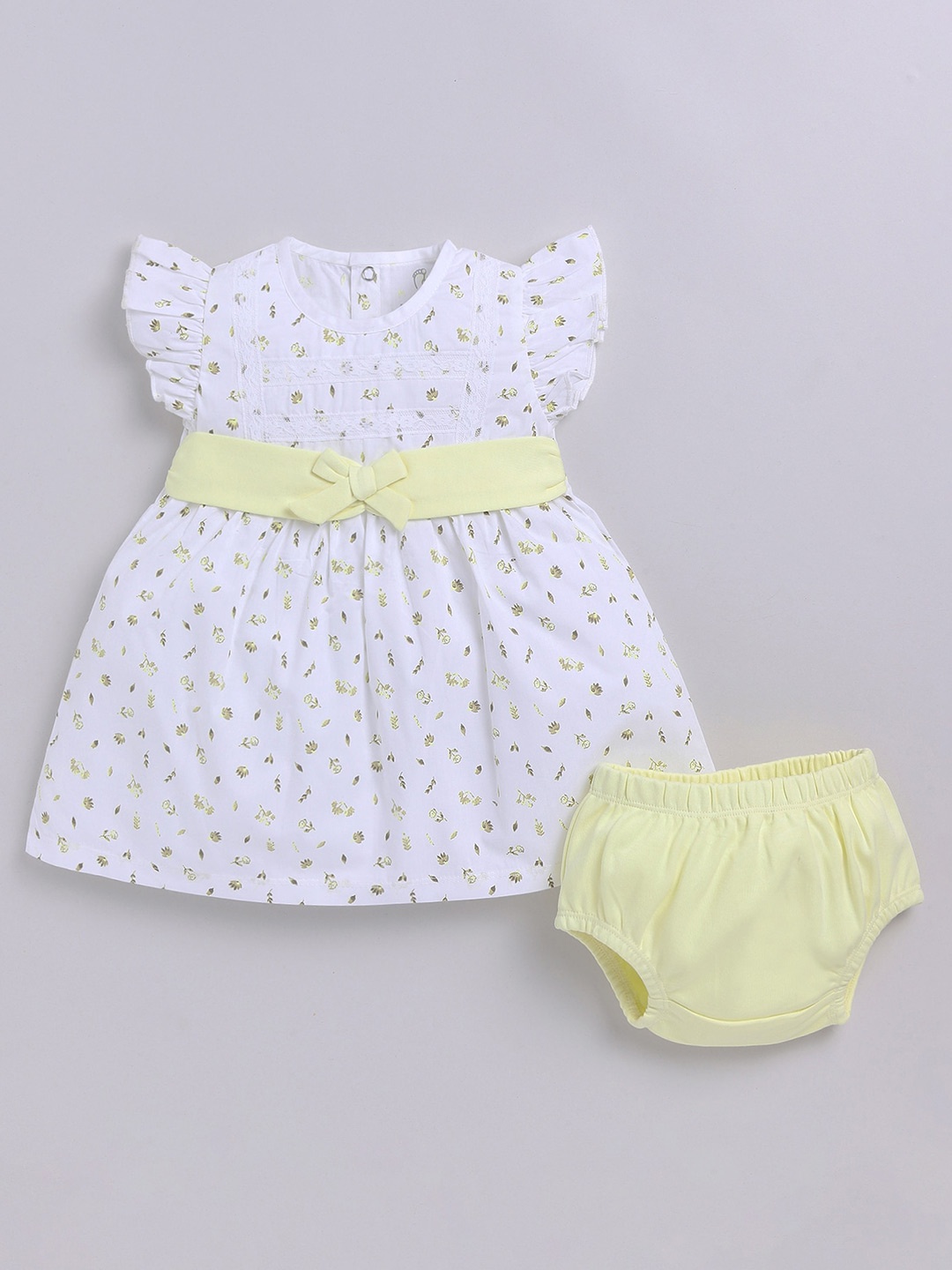 

BABY GO Girls Floral Print Cotton Round Neck Flutter Sleeve Fit & Flare Dress With Panty, Lime green