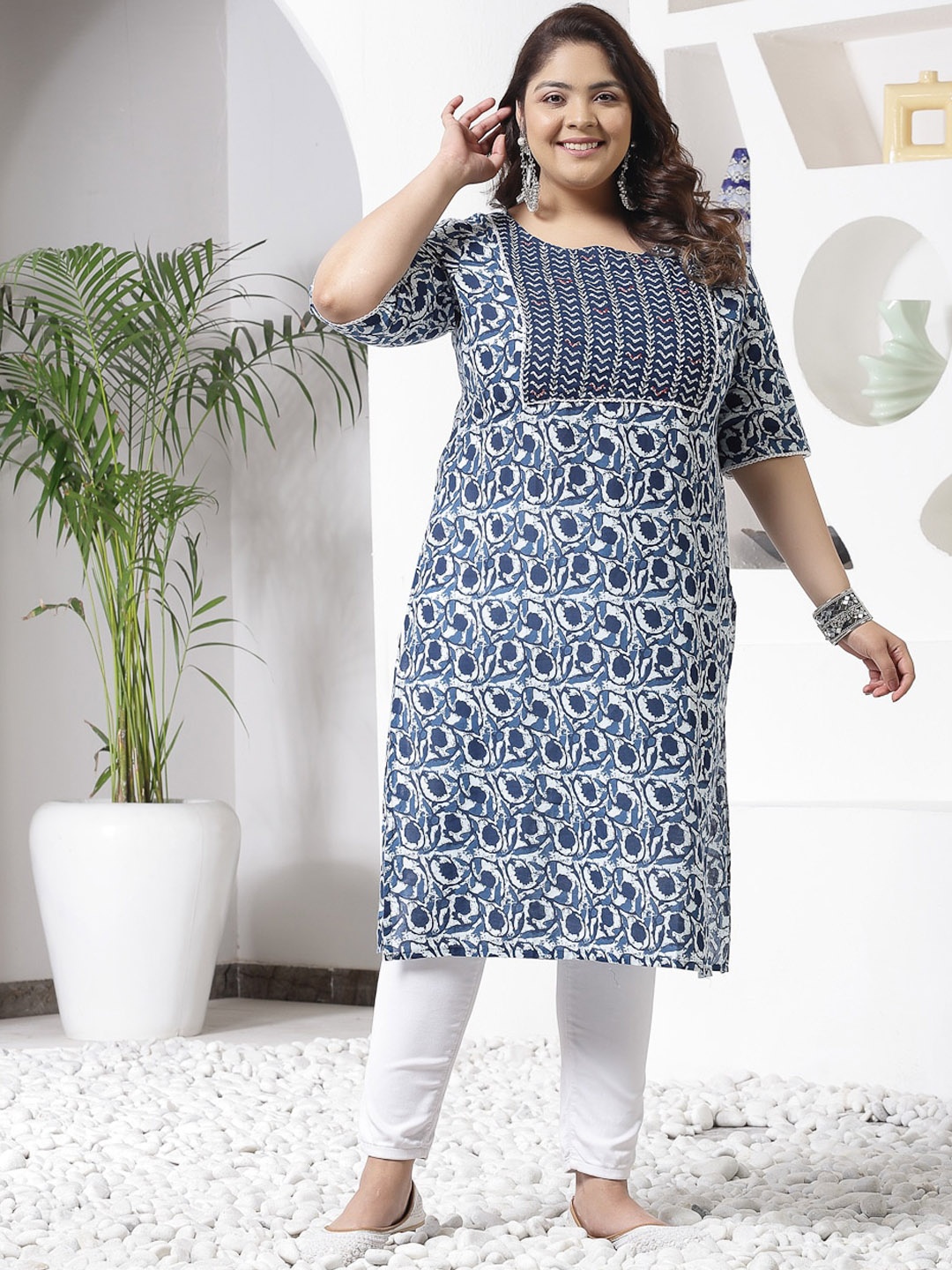 

Little More By Stylum Plus Size Floral Printed Cotton Straight Kurta, Navy blue