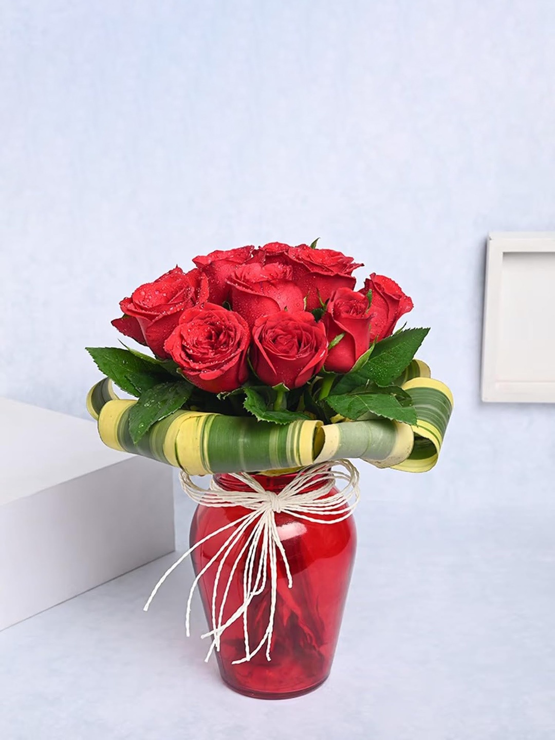 

Floweraura 12 Pieces Red Fresh Live Roses With Green Fillers In Glass Pot Vase