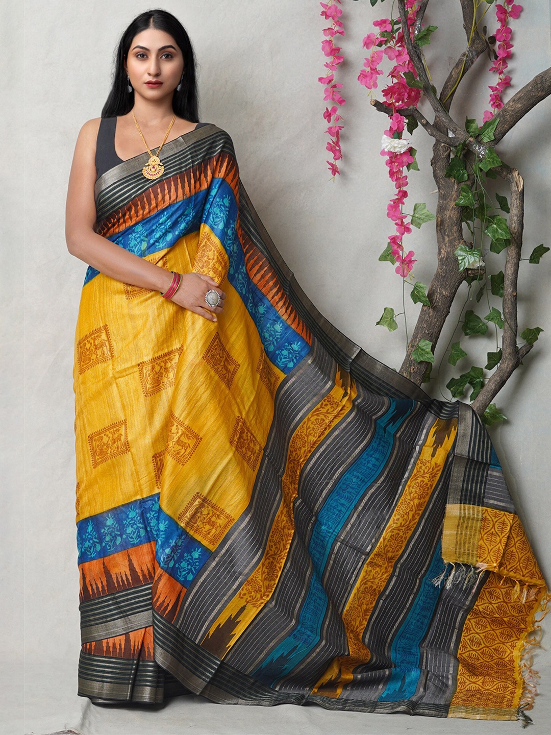 

Unnati Silks Ethnic Motifs Printed Handloom Pure Silk Tussar Saree, Yellow