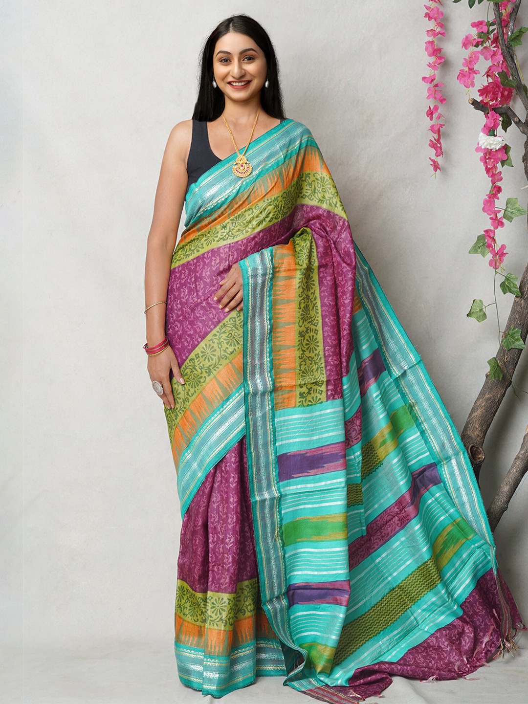

Unnati Silks Floral Printed Handloom Pure Silk Tussar Saree, Purple