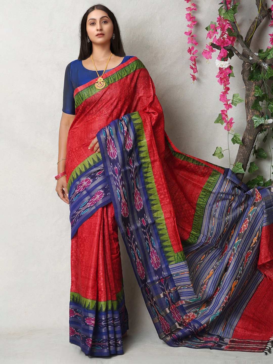 

Unnati Silks Ethnic Motifs Printed Handloom Pure Silk Tussar Saree, Red