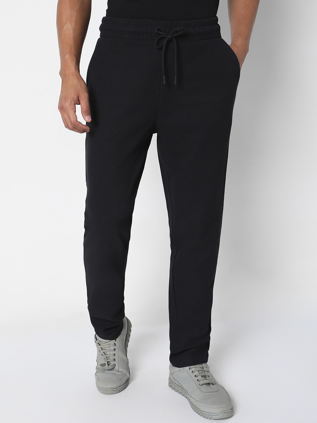 

R&B Men Relaxed-Fit Cotton Track Pants, Black