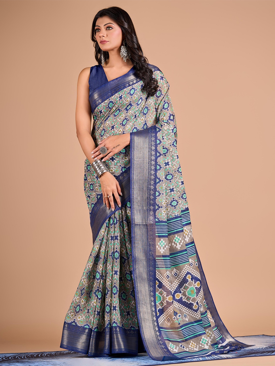 

VIRICA Floral Printed Zari Ikat Saree, Navy blue