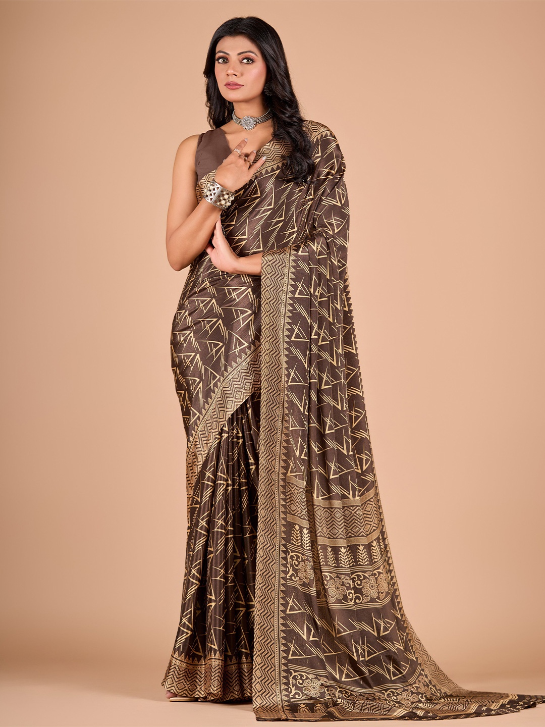 

VIRICA Geometric Printed Saree, Brown