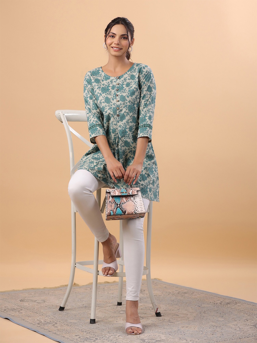 

Janasya Floral Printed Round Neck Cotton A-Line Tunic, Green