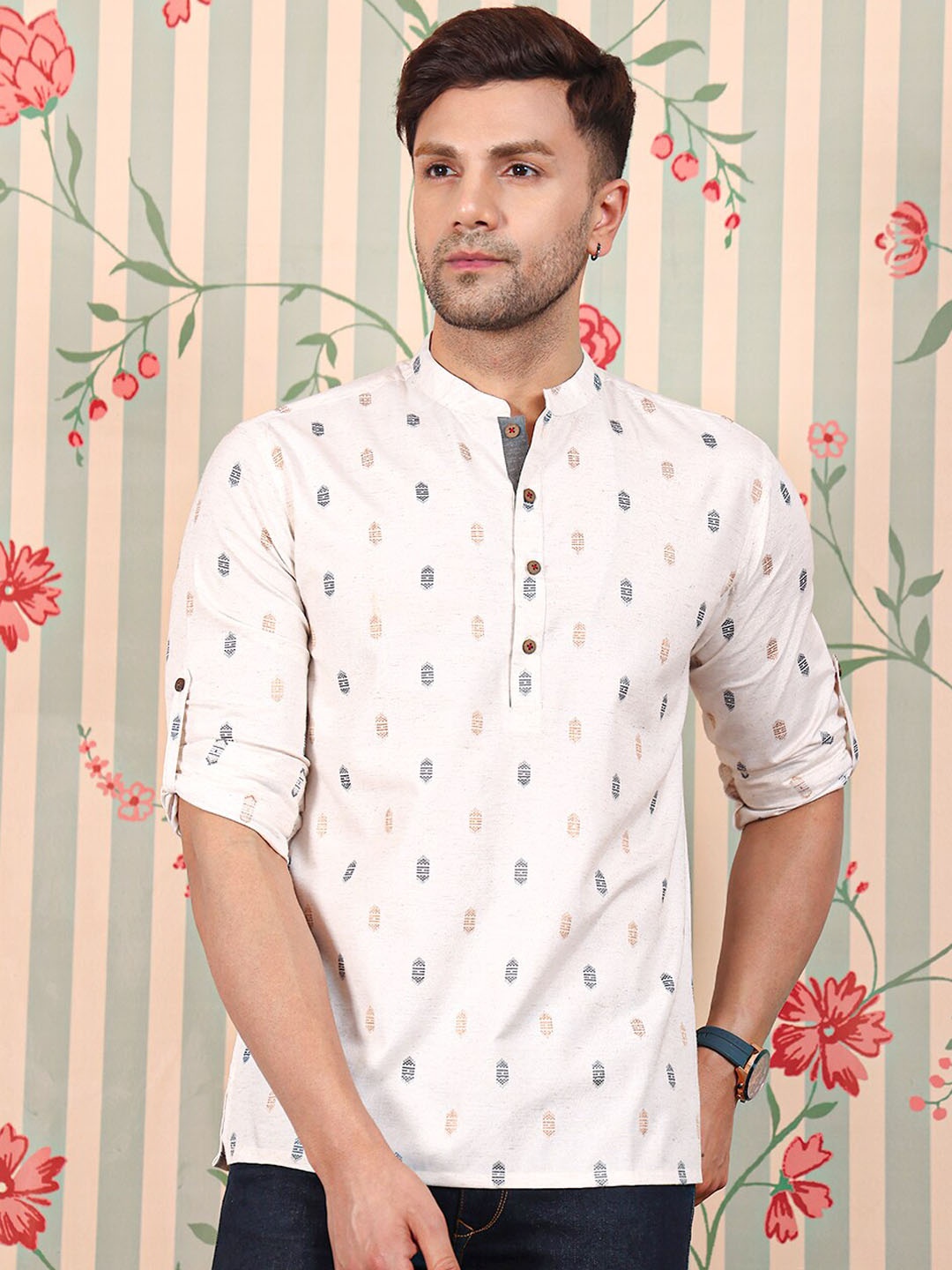 

Ode by House of Pataudi Ethnic Motifs Woven Design Cotton Kurta, Off white