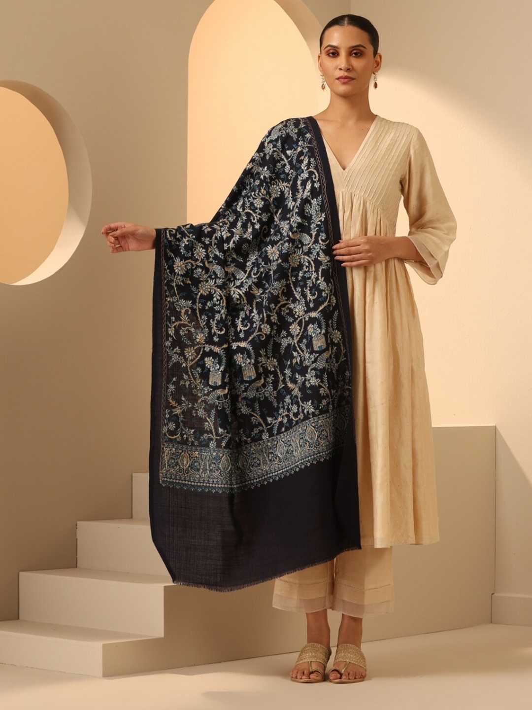 

DUSALA INDIA Woven Design Cashmere Stole, Blue