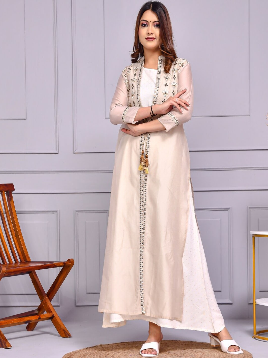 

Aspriya Geometric Printed A-Line Kurta With Shrug, Beige