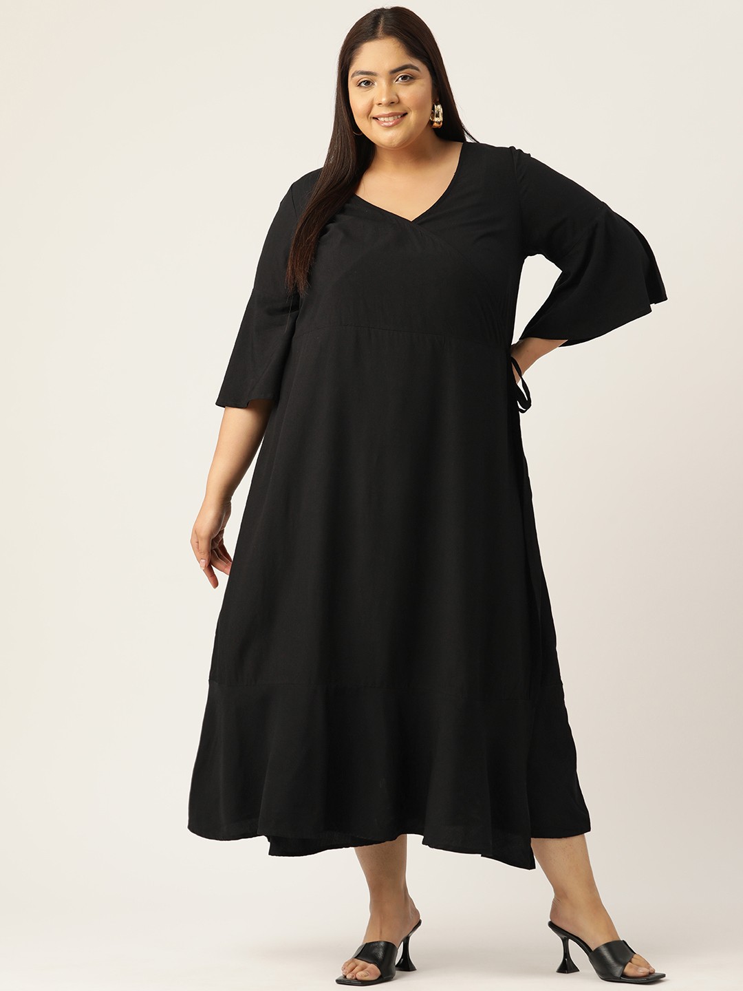 

theRebelinme Plus Size Bell Sleeves Midi Dress, Black