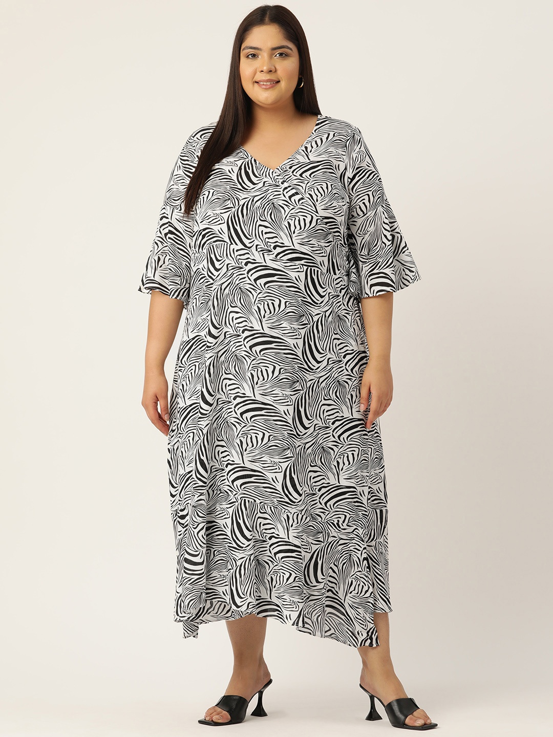 

theRebelinme Plus Size Animal Print Bell Sleeves A-Line Midi Dress, White