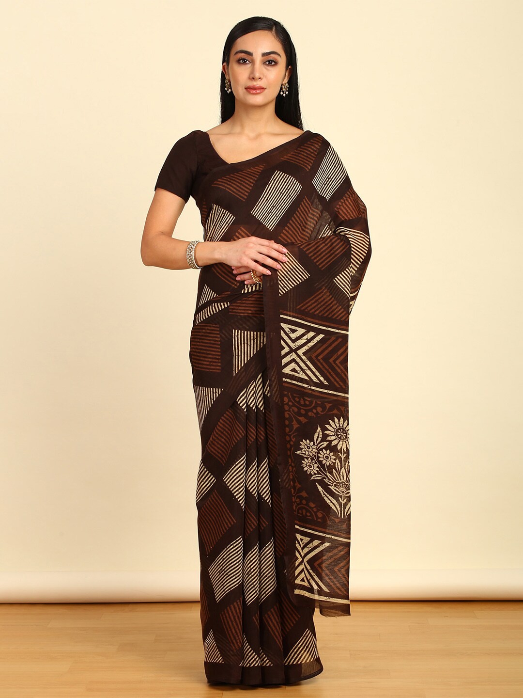

Soch Geometric Printed Pure Linen Saree, Brown