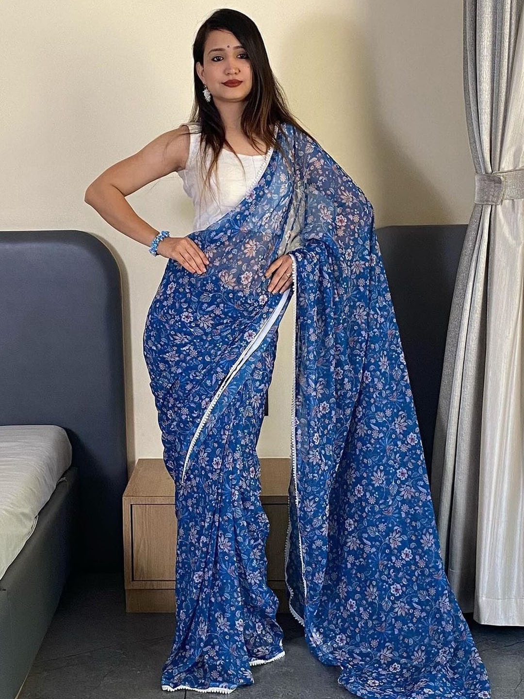 

Pionex Floral Printed Ready to Wear Saree, Navy blue