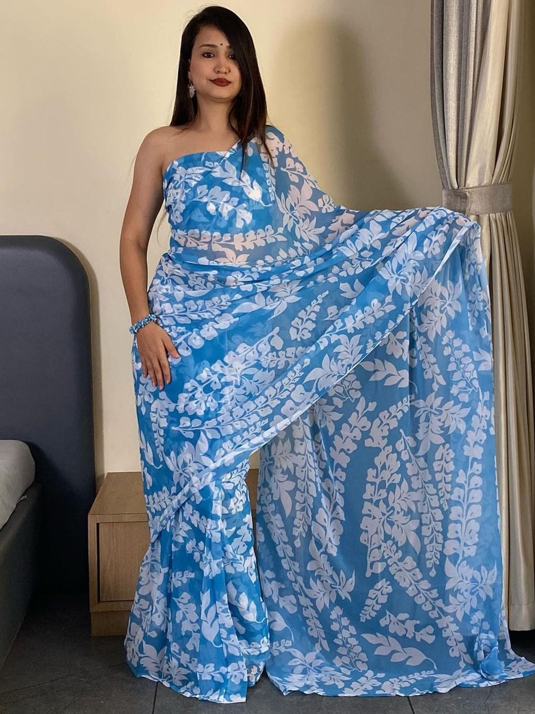 

Pionex Floral Printed Ready to Wear Saree, Blue