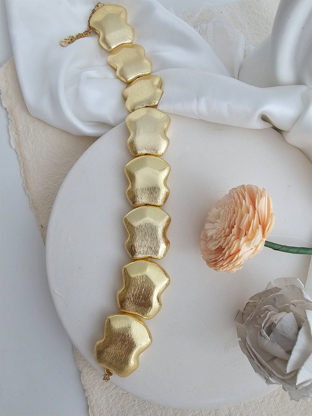 

Binnis Wardrobe Gold-Plated Anti-Tarnish Antique Necklace