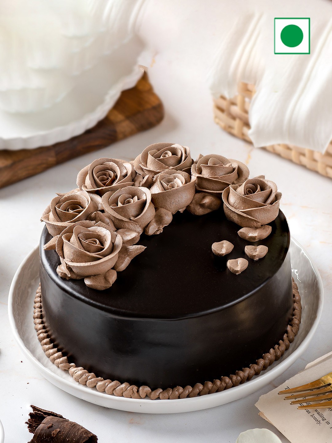 

fnp Chocolate Rose Designer Eggless Round Cake 500 gms, Brown