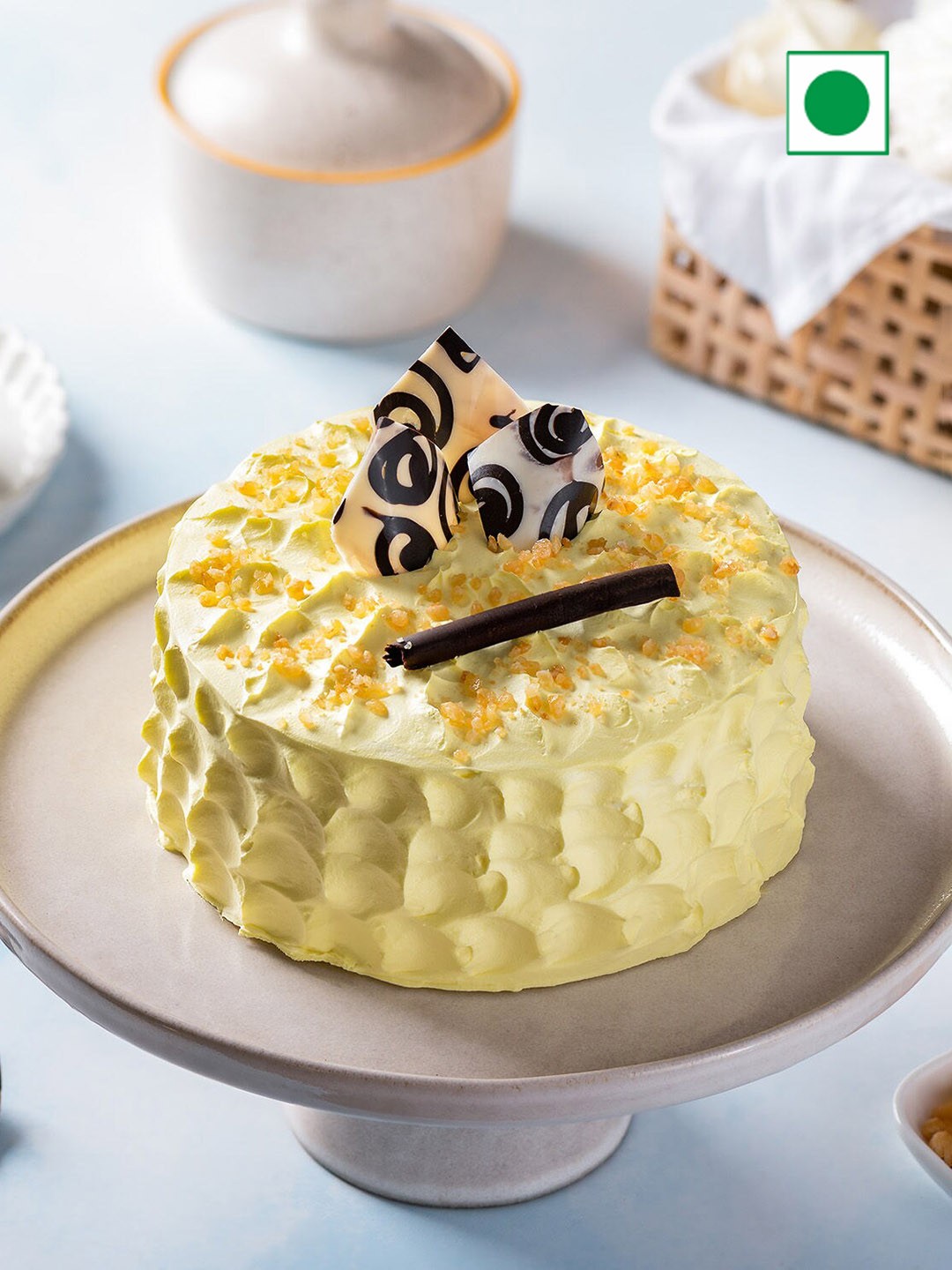

fnp Crunchy Butterscotch Flavor Round Eggless Cake- 500 G, Yellow