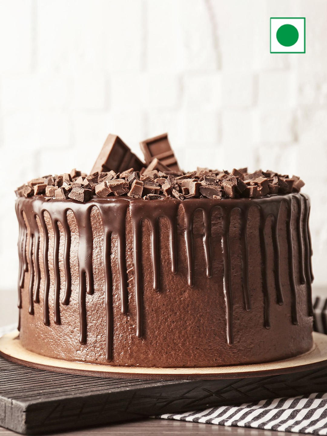 

fnp Chocolate Flavour Eggless Round Shape Cake- 500gms, Brown