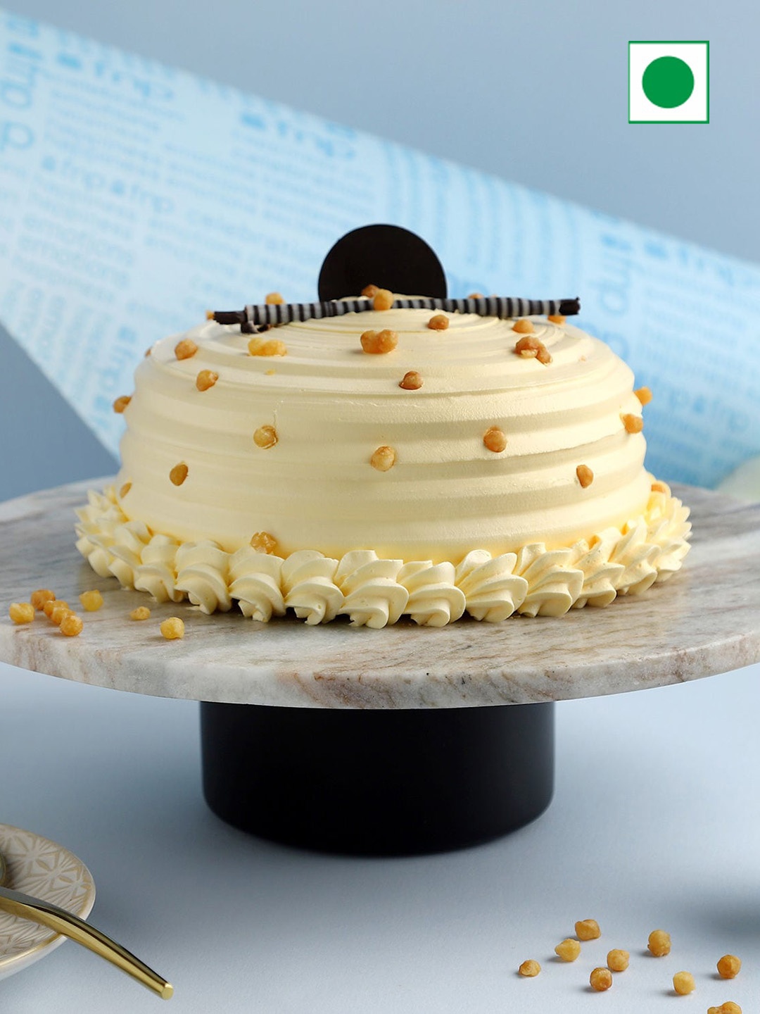 

fnp Butterscotch Flavour Eggless Round Cream Shape Cake 500 g, Yellow