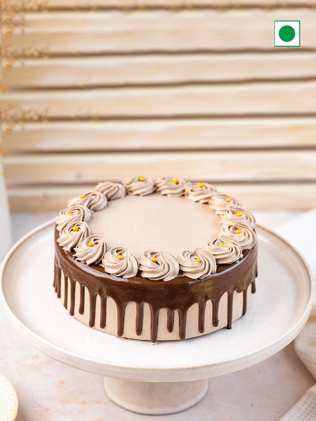 

fnp Chocolate Flavour Fudge Eggless Round Cake 500 g, Brown