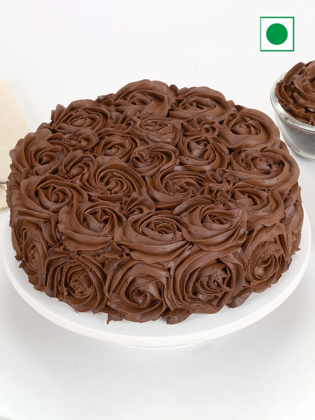 

fnp Chocolate Flavor Eggless Round Cake- 500 gms, Brown