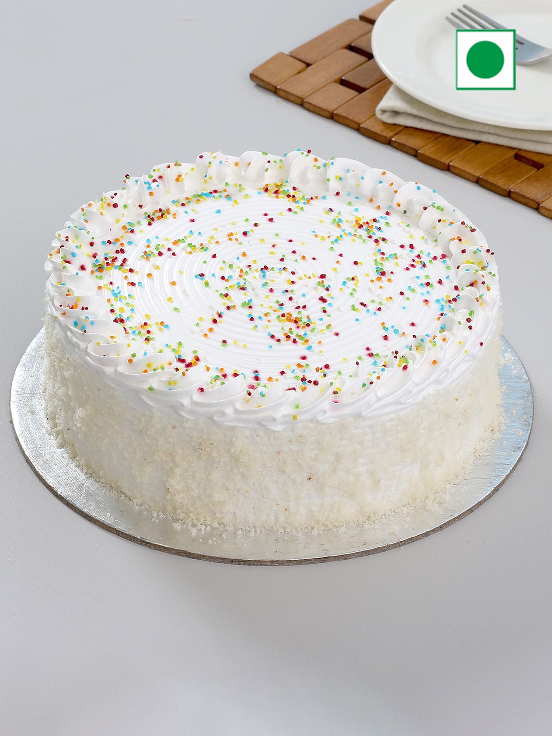 

fnp Vanilla Flavour Eggless Round Shape Cake- 500gms, White