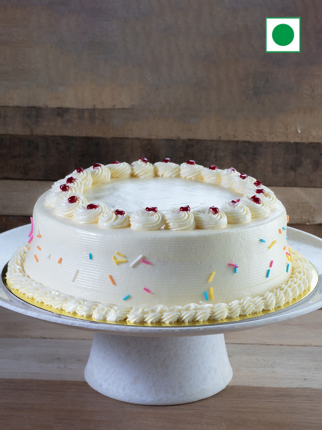 

fnp Vanilla Flavour Eggless Round Shape Cake 1/2kg, White