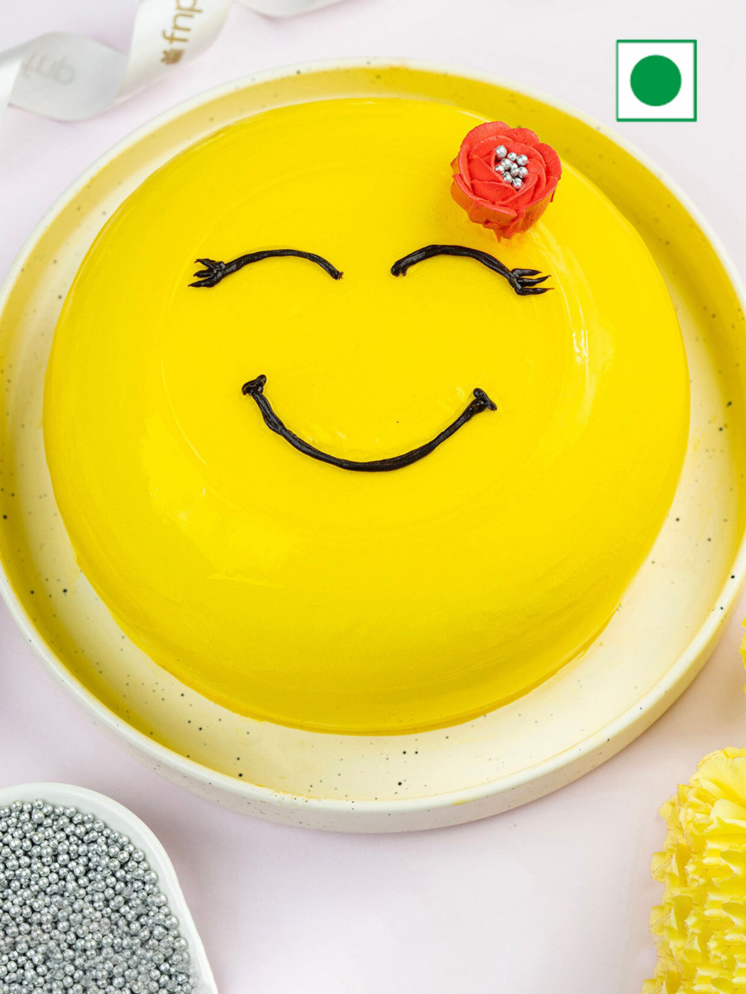 

fnp Pineapple Flavour Eggless Round Shape Cake- 500 Gms, White