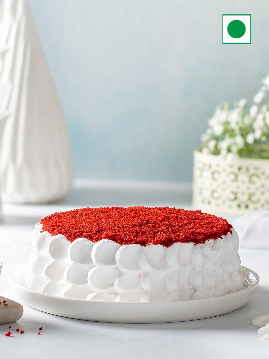 

fnp Red Velvet Flavor Eggless Round Cake- 500 gms, White