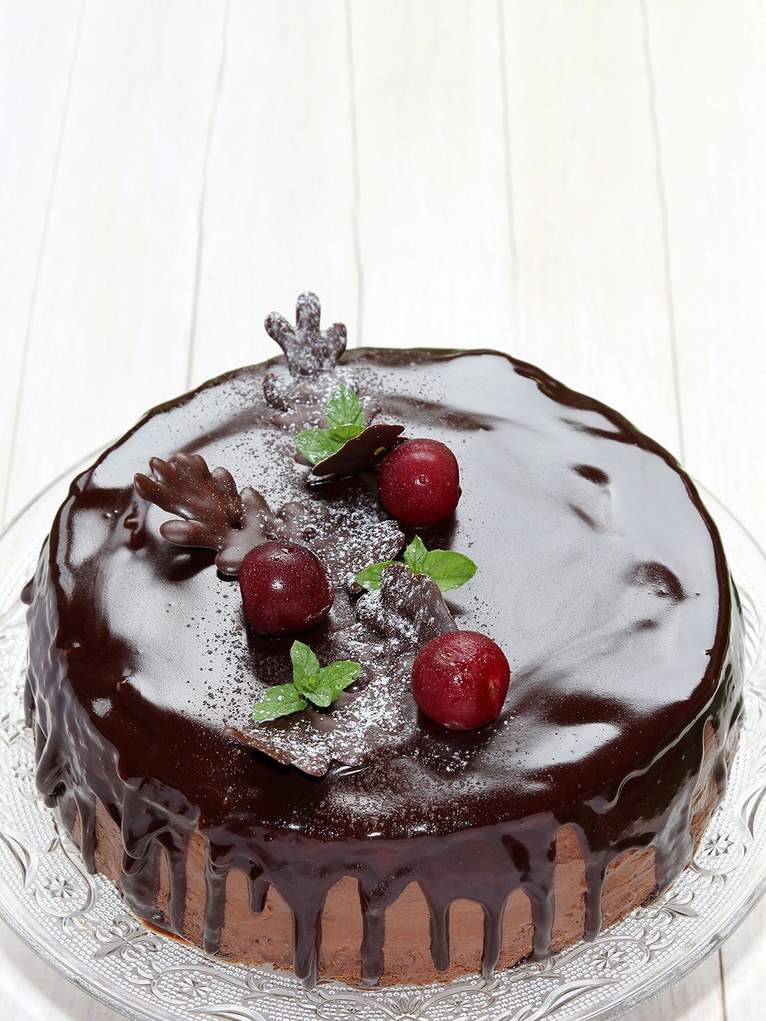 

fnp Chocolate Flavour Eggless Round Shape Cake- 500gms, Brown