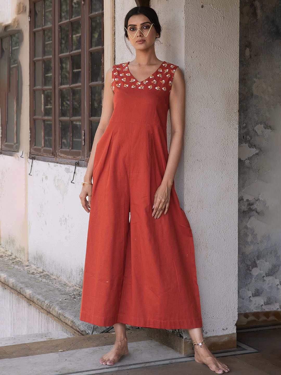 

Stylefables Orange Savannas V-Neck Sleeveless Cotton Basic Jumpsuit, Rust
