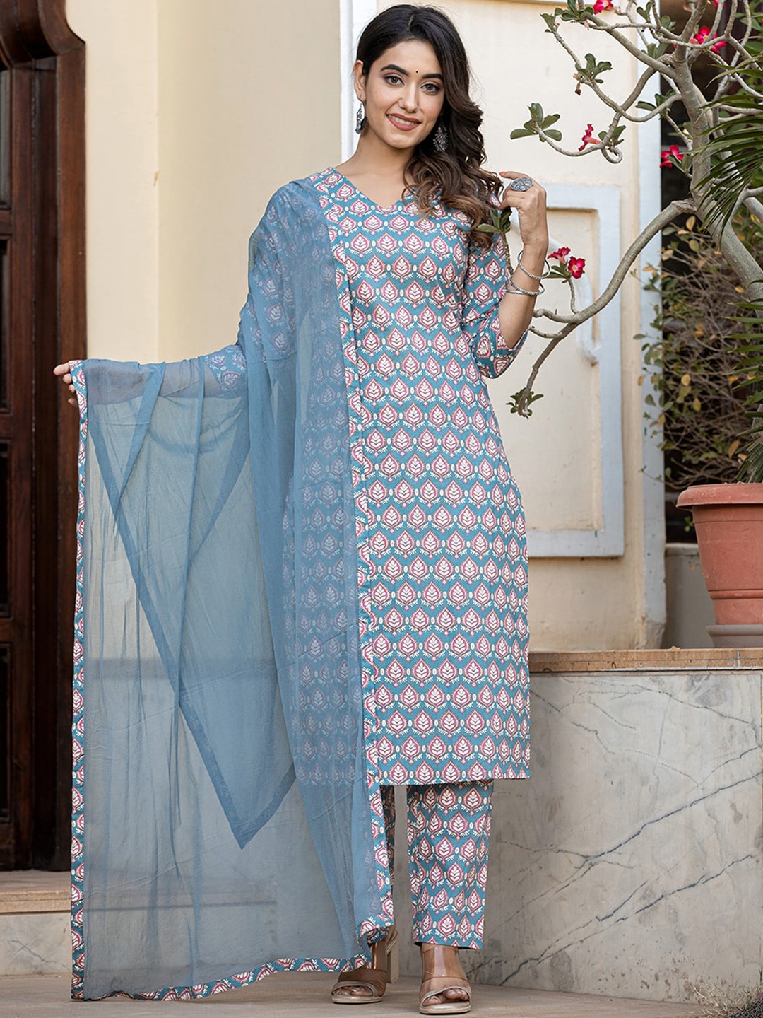 

Yufta Ethnic Motifs Printed Regular Pure Cotton Kurta with Trouser & Dupatta, Teal