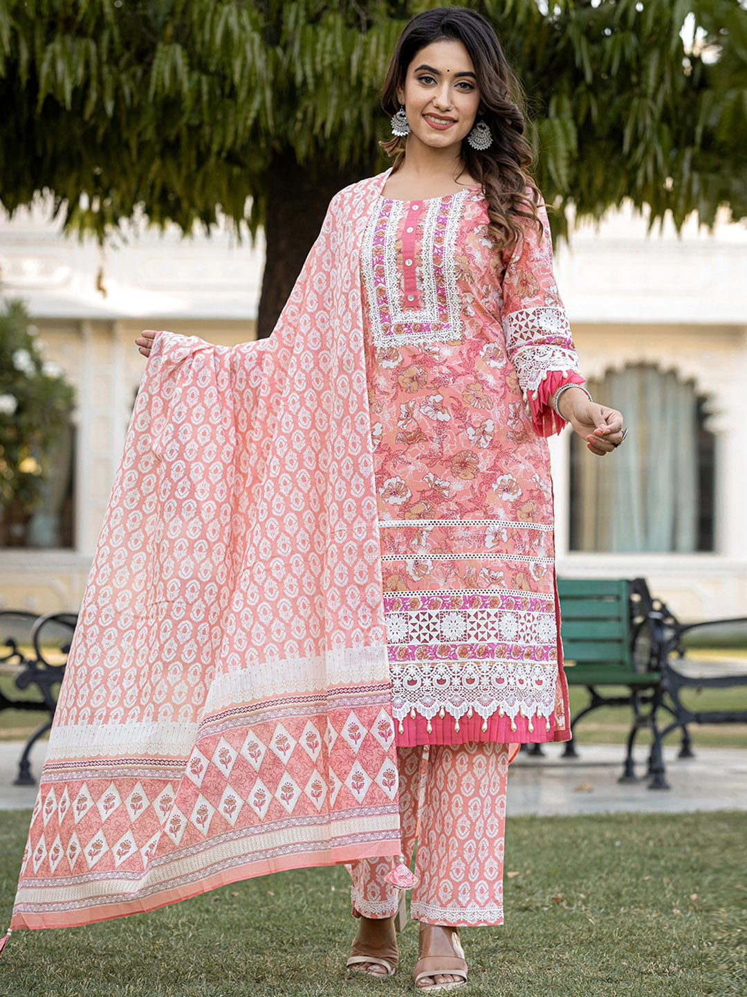 

Yufta Peach Printed Gotta Patti Pure Cotton Pakistani Style Kurta With Trousers & Dupatta