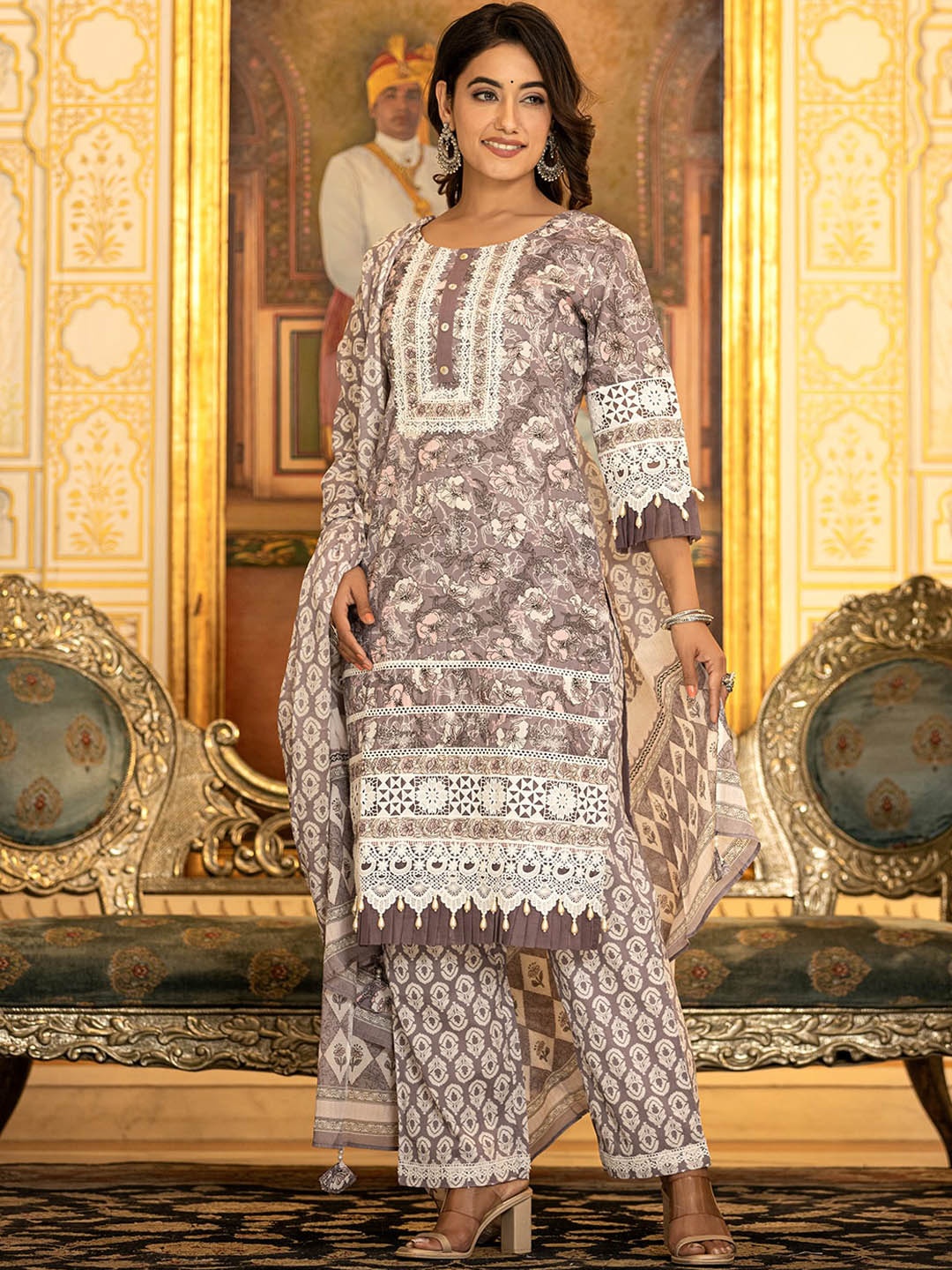 

Yufta Floral Printed Pure Cotton Pakistani Style Kurta with Palazzo & Dupatta, Purple