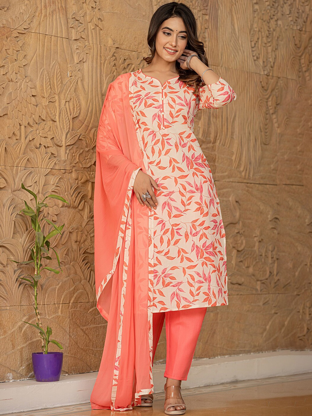 

Yufta Pink Floral Printed Pure Cotton Straight Kurta With Trousers & Dupatta