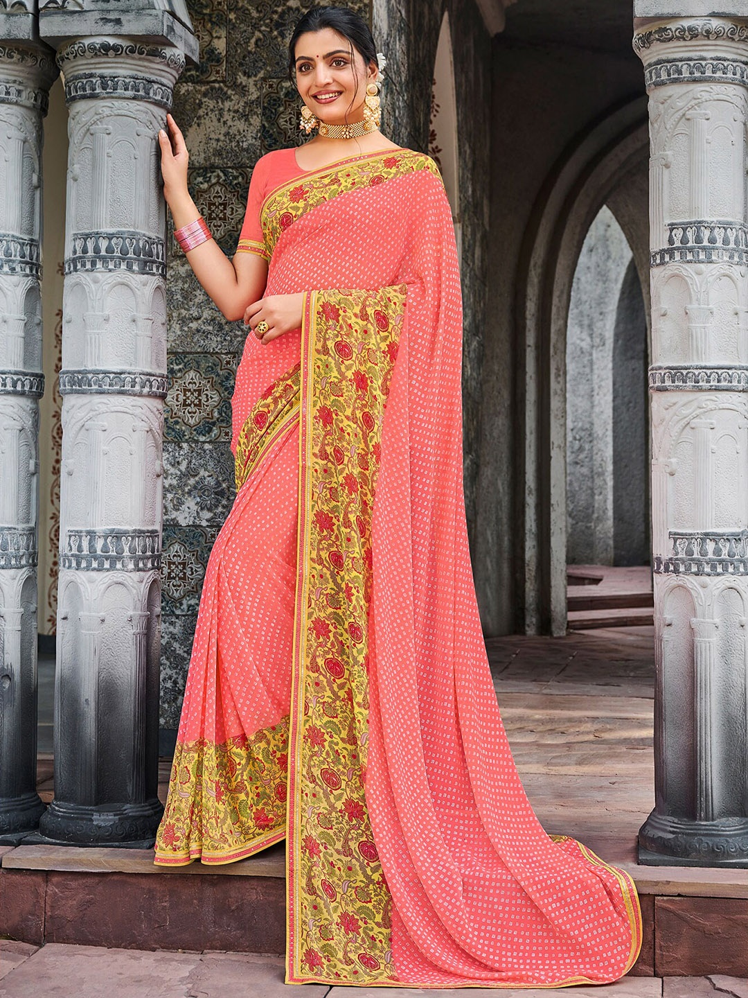 

Laxmipati Floral Printed Saree, Peach